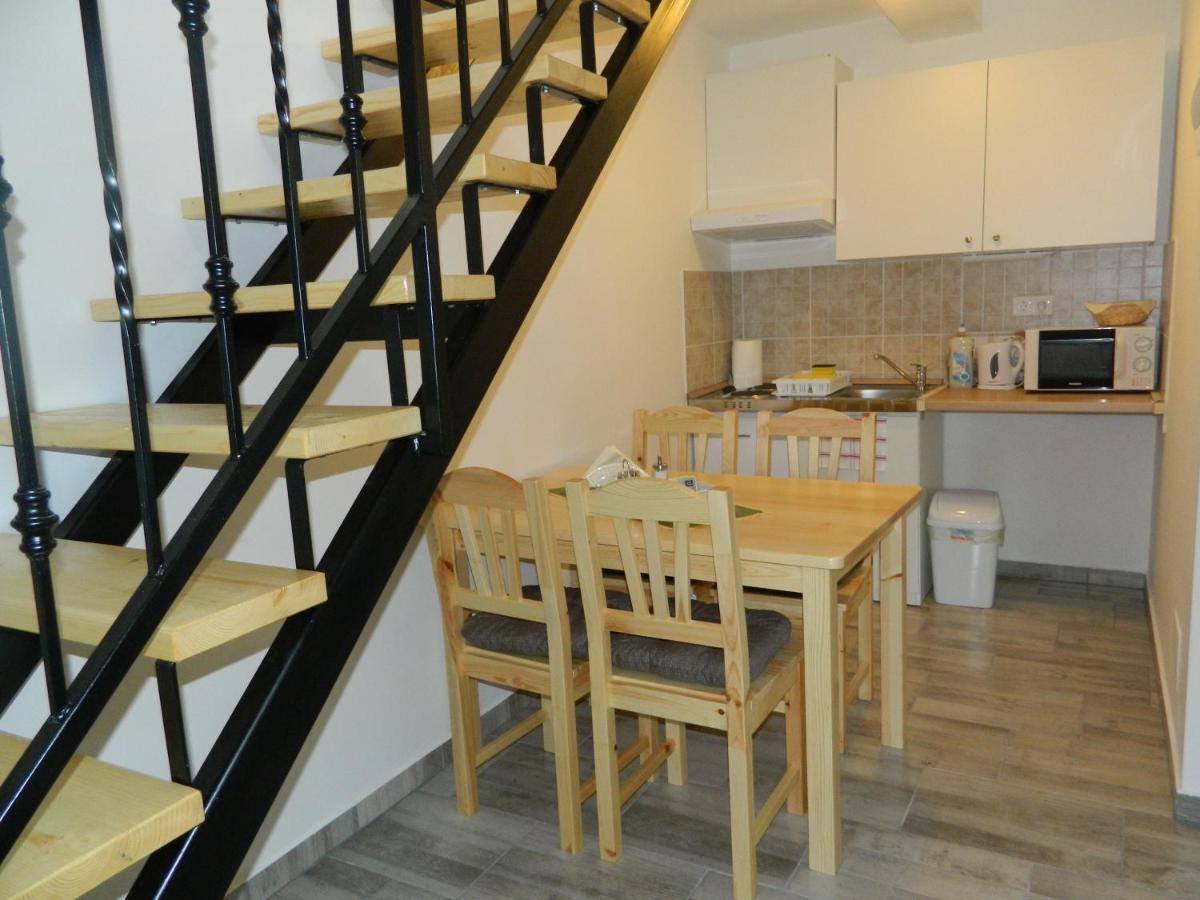 Familia-Pelso Apartmanhaz ซามาร์ดี ภายนอก รูปภาพ